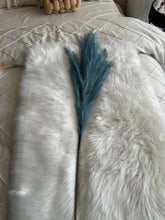 Large Synthetic feather for vase