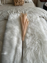 Large Synthetic feather for vase
