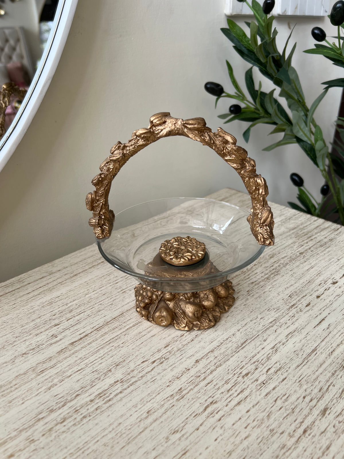 Gold basket small