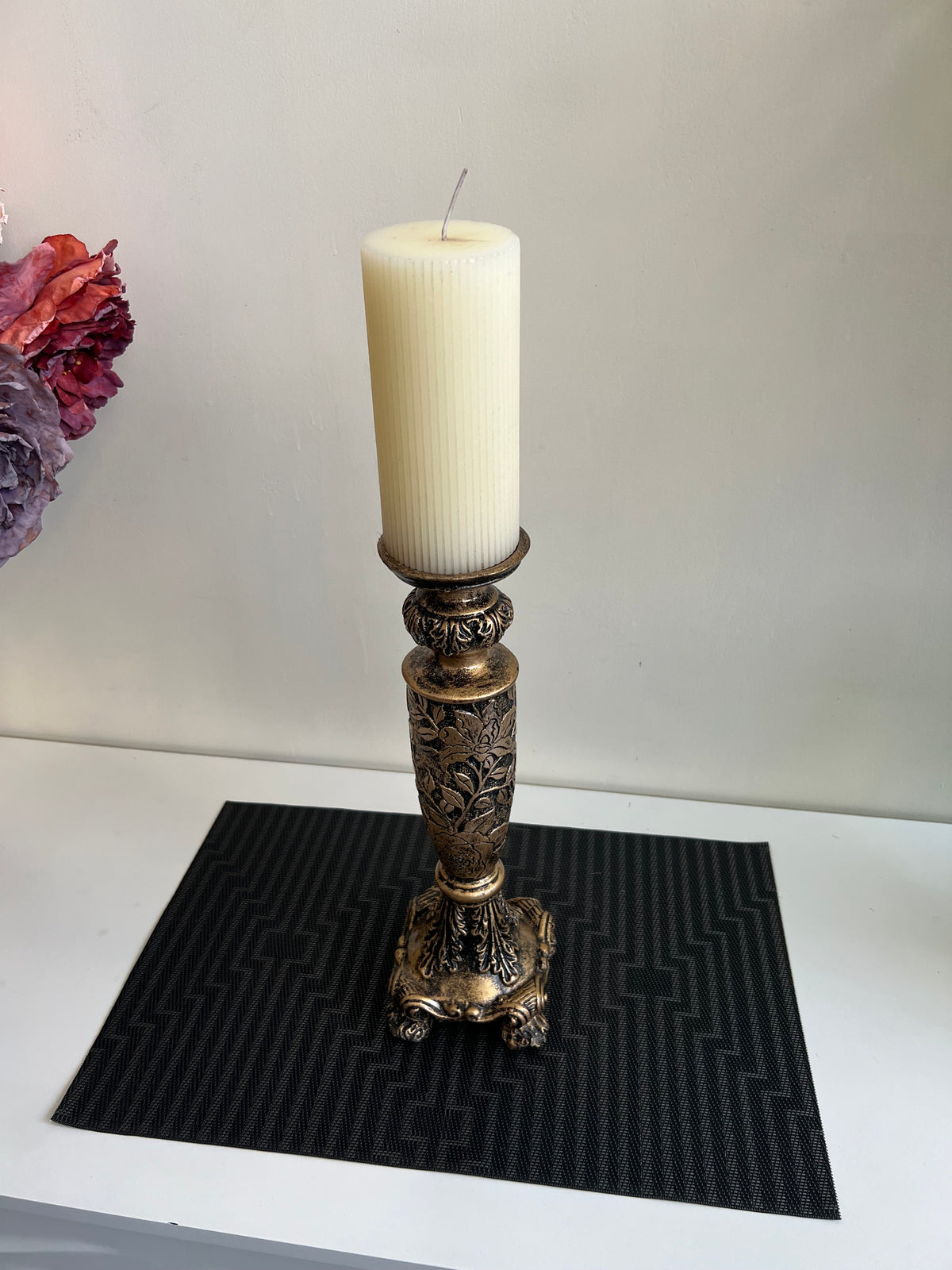 Antique Gold Candle Stand 010