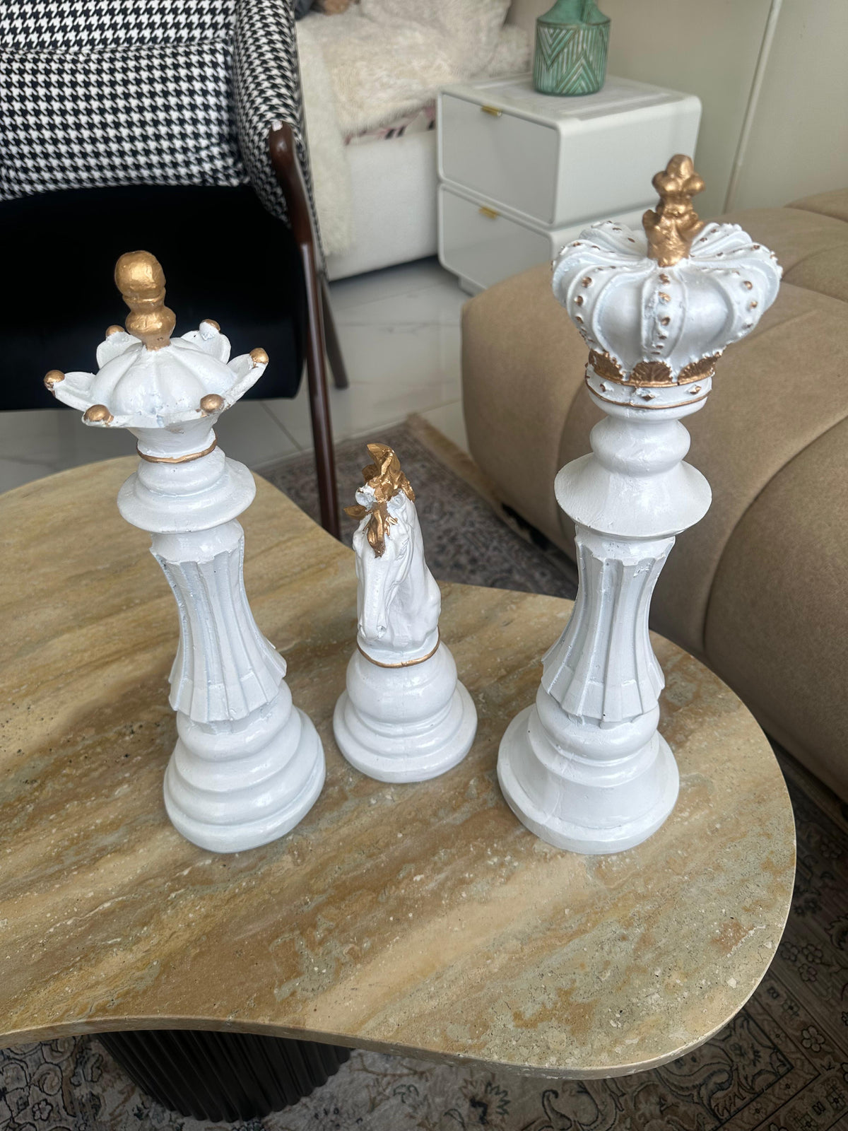 Three piece chess set (white)