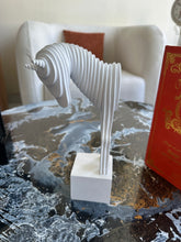 Bookend 005