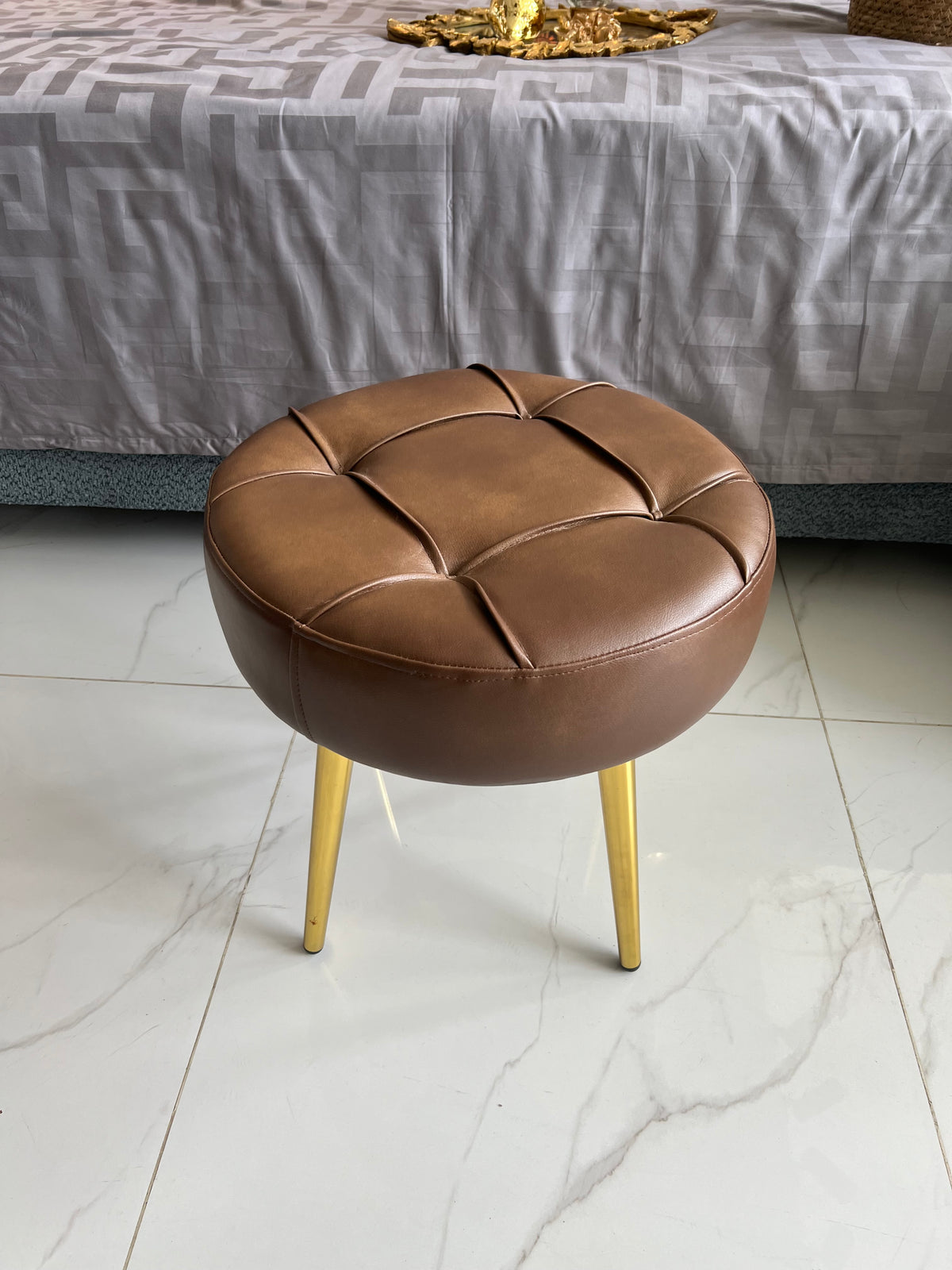 Leather Stool 01