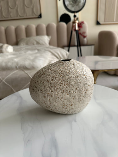 Terra 05 (Pebble Vase)