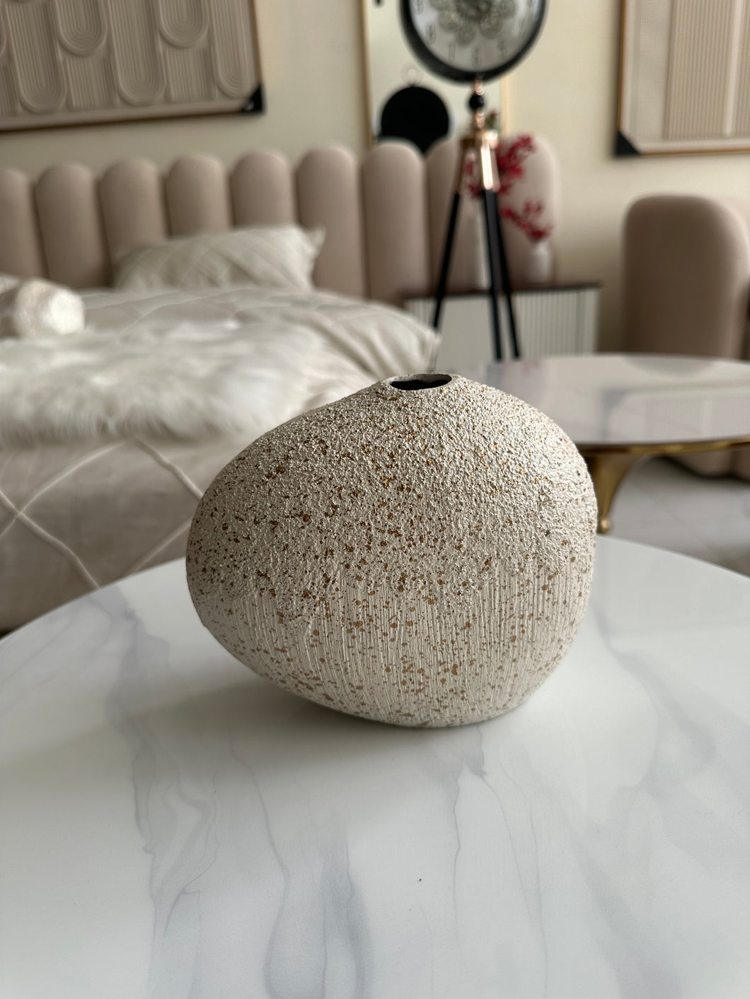 Terra 05 (Pebble Vase)
