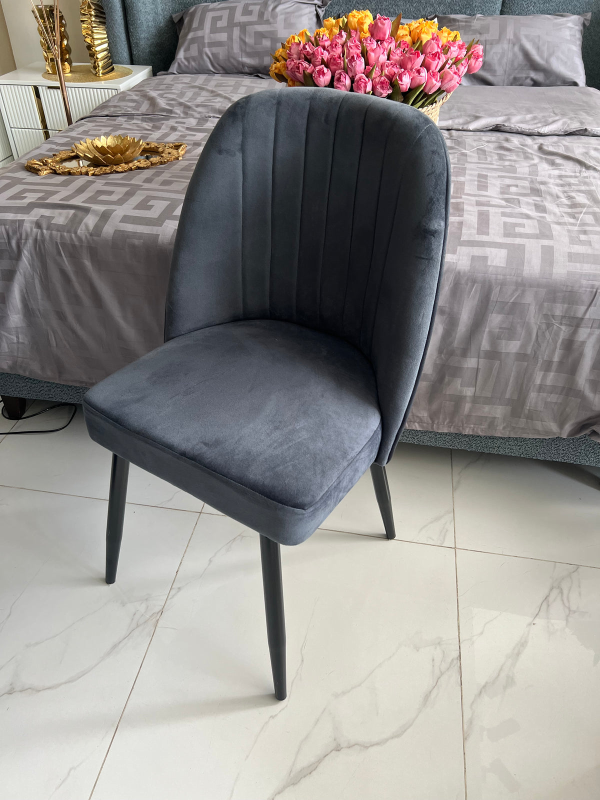 Dawn chair 05 (dark grey)