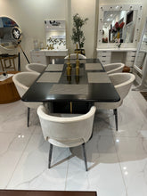 Monarch Dinning Table