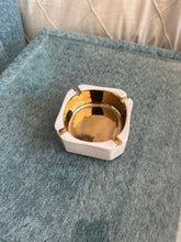 Ash tray white 09