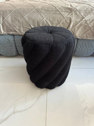 Swirl Stool Black