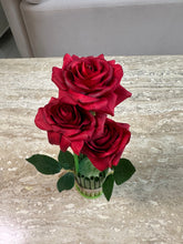 Rose Standing Bunch Maroon