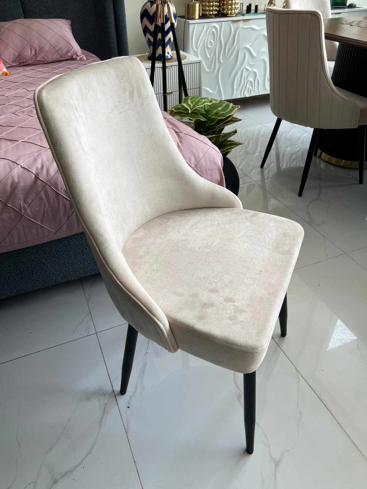 Dawn chair 06 (Beige)