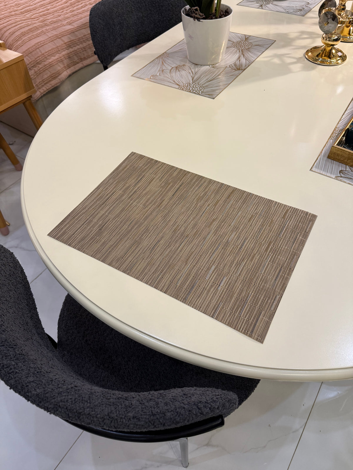 Table Mat 16