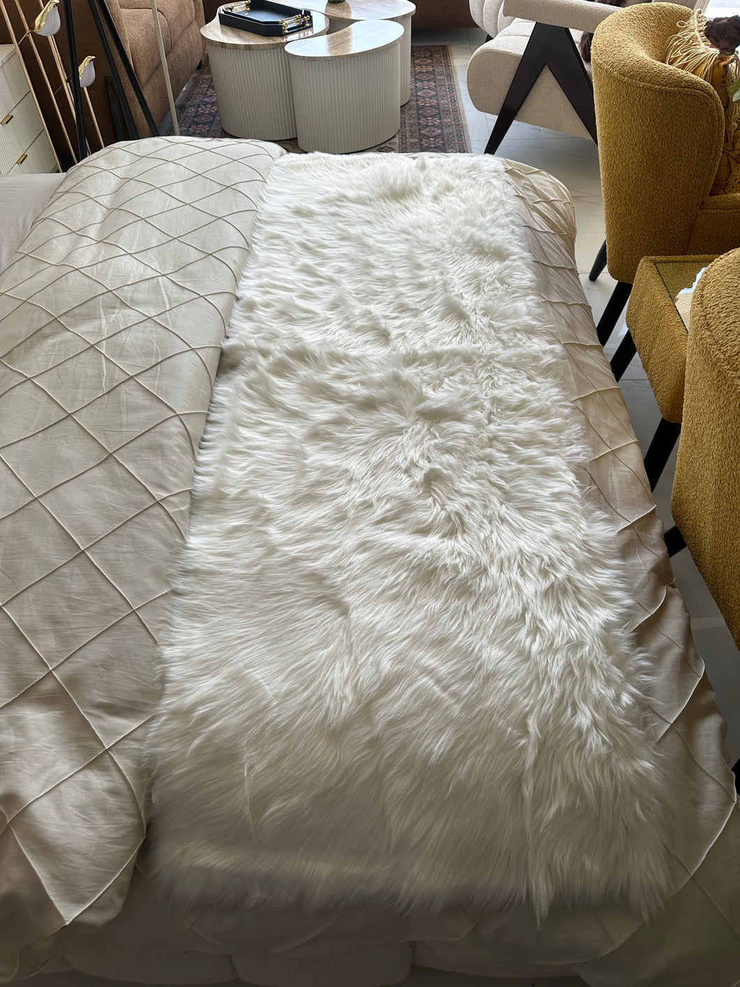 Fur Runner White