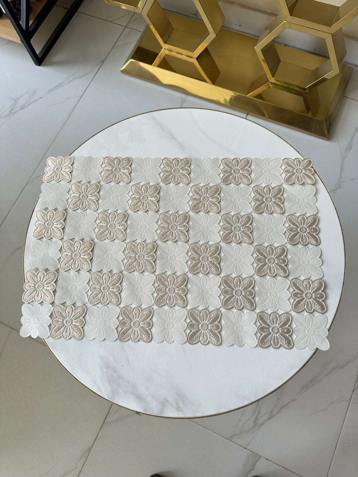 Table mat 44