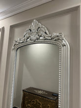 Antique White Mirror 03