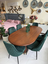 Emerald Oak Dining table