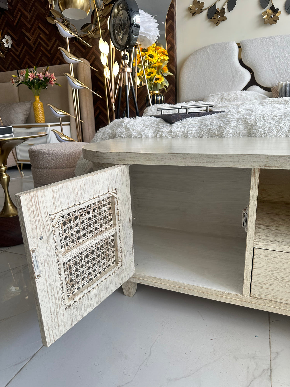 White cane tv console 02