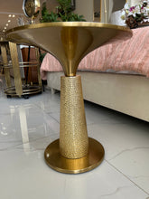 Gold line Table