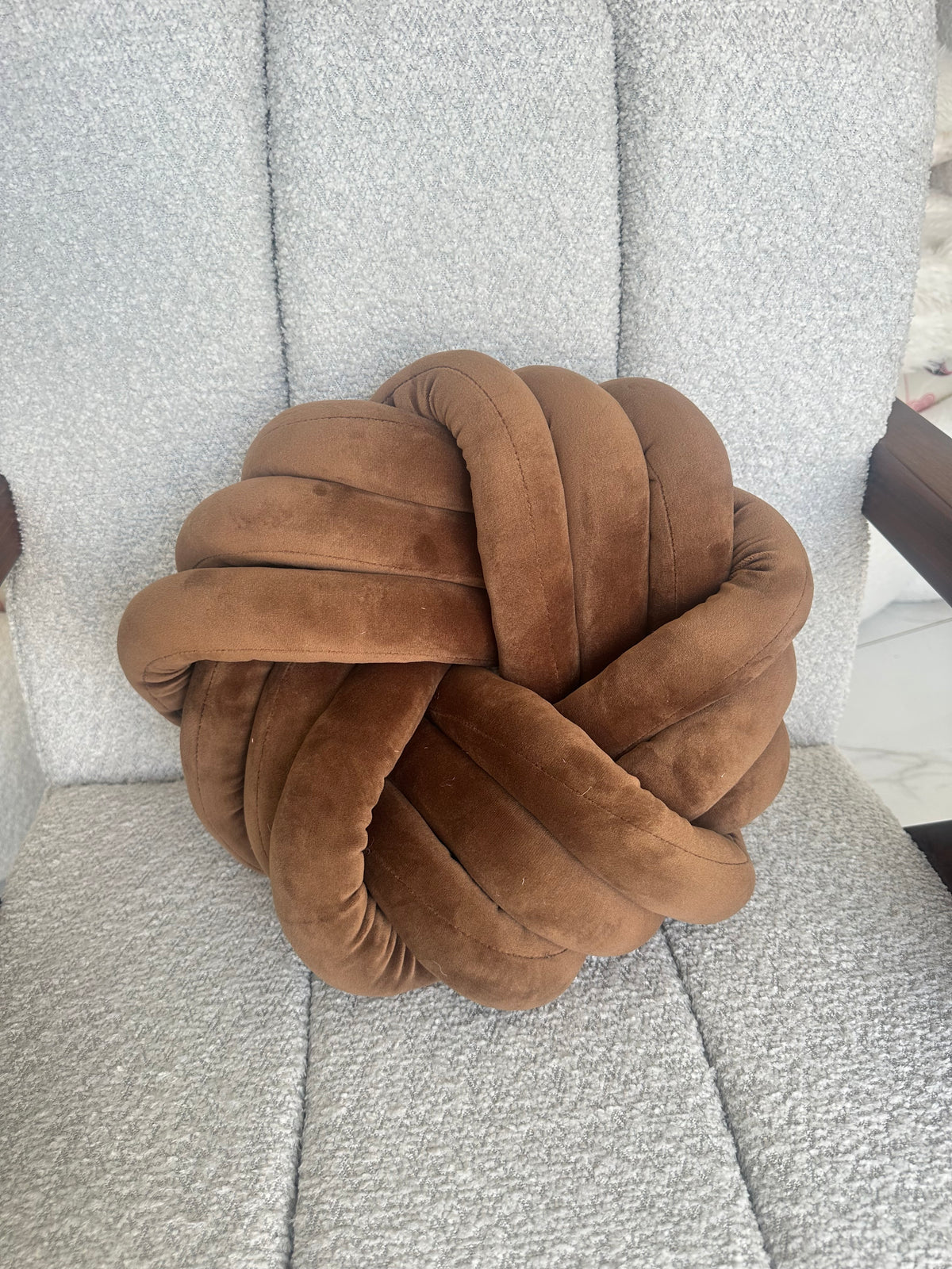 Knotted Cushion 10