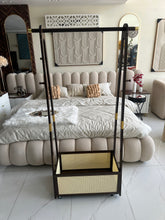 Rattan Cloths Hanger 002