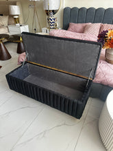 Black Velvet Storage Puffy