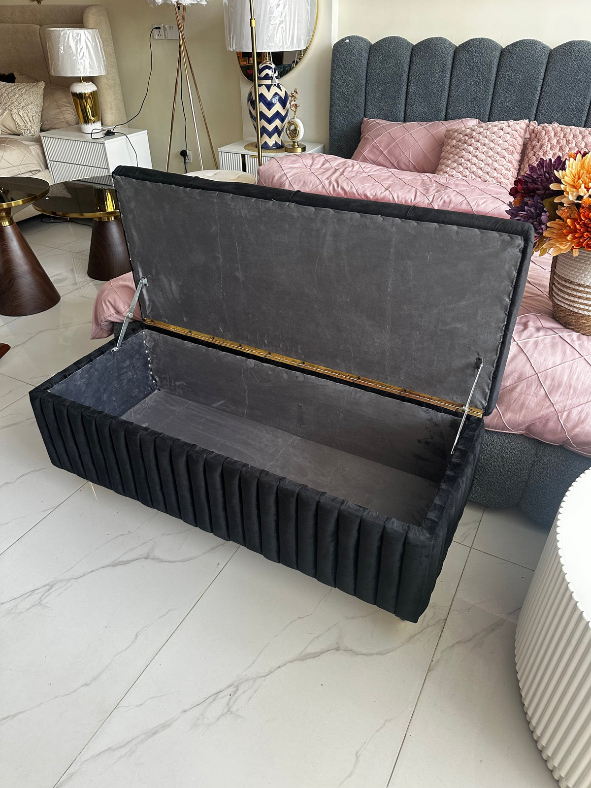 Black Velvet Storage Puffy