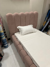 Rocky boucle Bed Single Pink