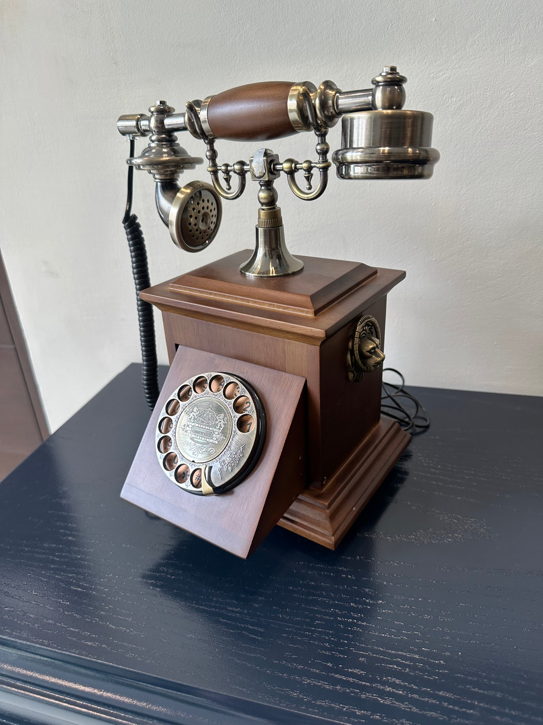 Telephone Vintage 06