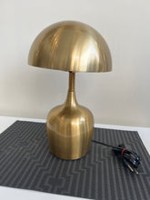 Metallic Body Round Lamp