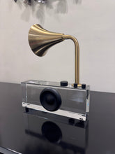 Gramophone crystal