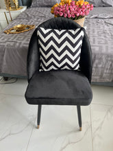 Dawn chair 02 (Black)