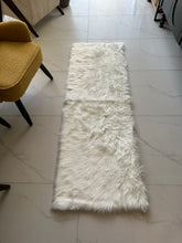 Fur Runner White