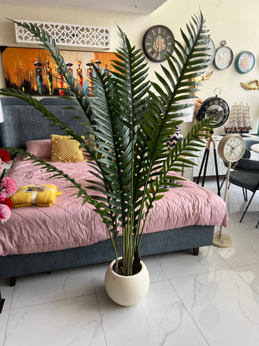 Artifical plants and planter 032