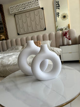 White Donut Vase set