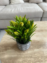Heart Planter 002 Yellow