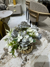 Ceramic Gold planter 03