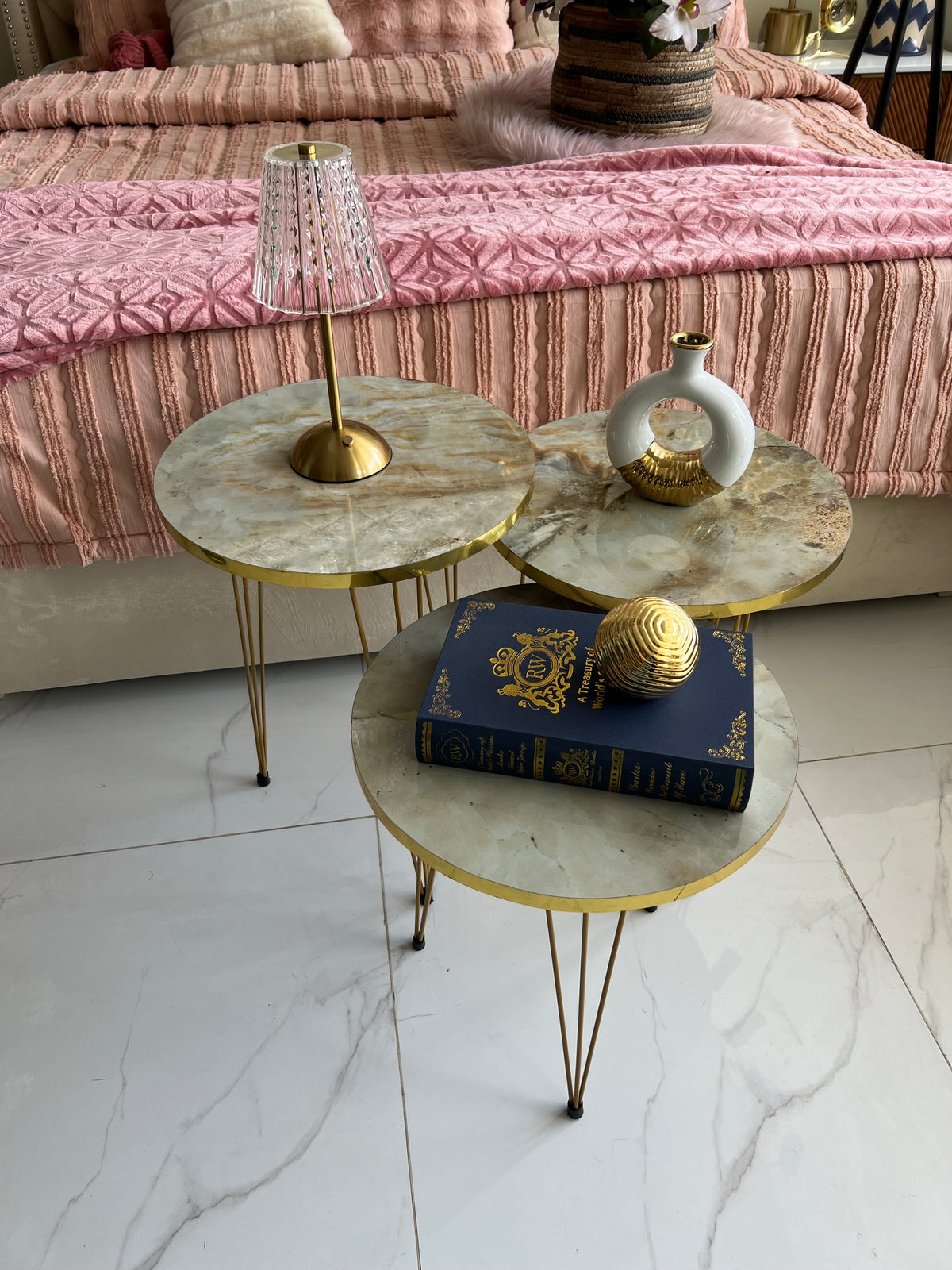 Set of 3 nesting table 004