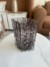 Textured Glass Vase black 003