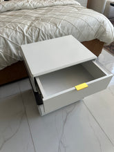 Rotating Capri Side table