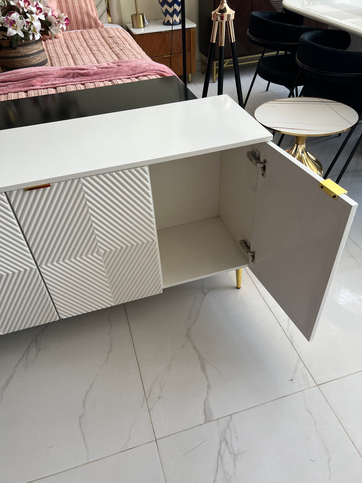 White Whisper Console