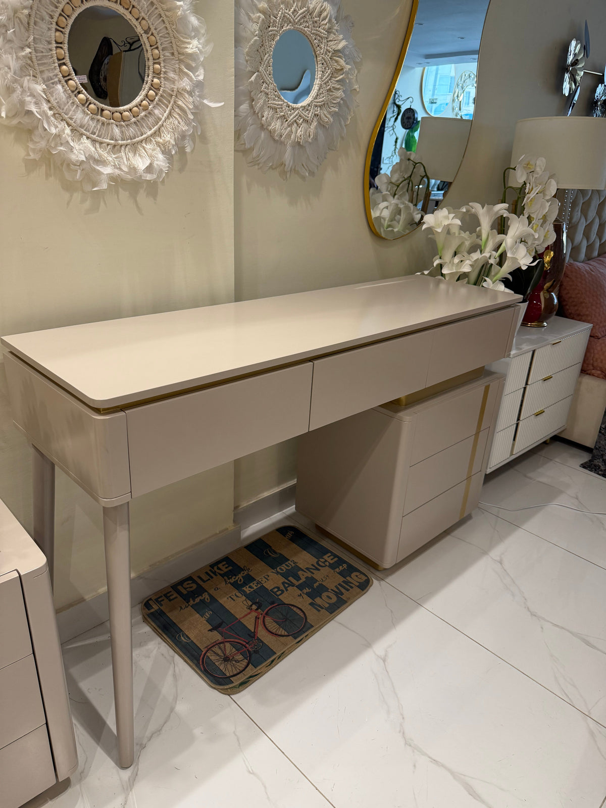 Harry Dressing Table