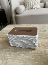 White Illusion Tissue box SS17