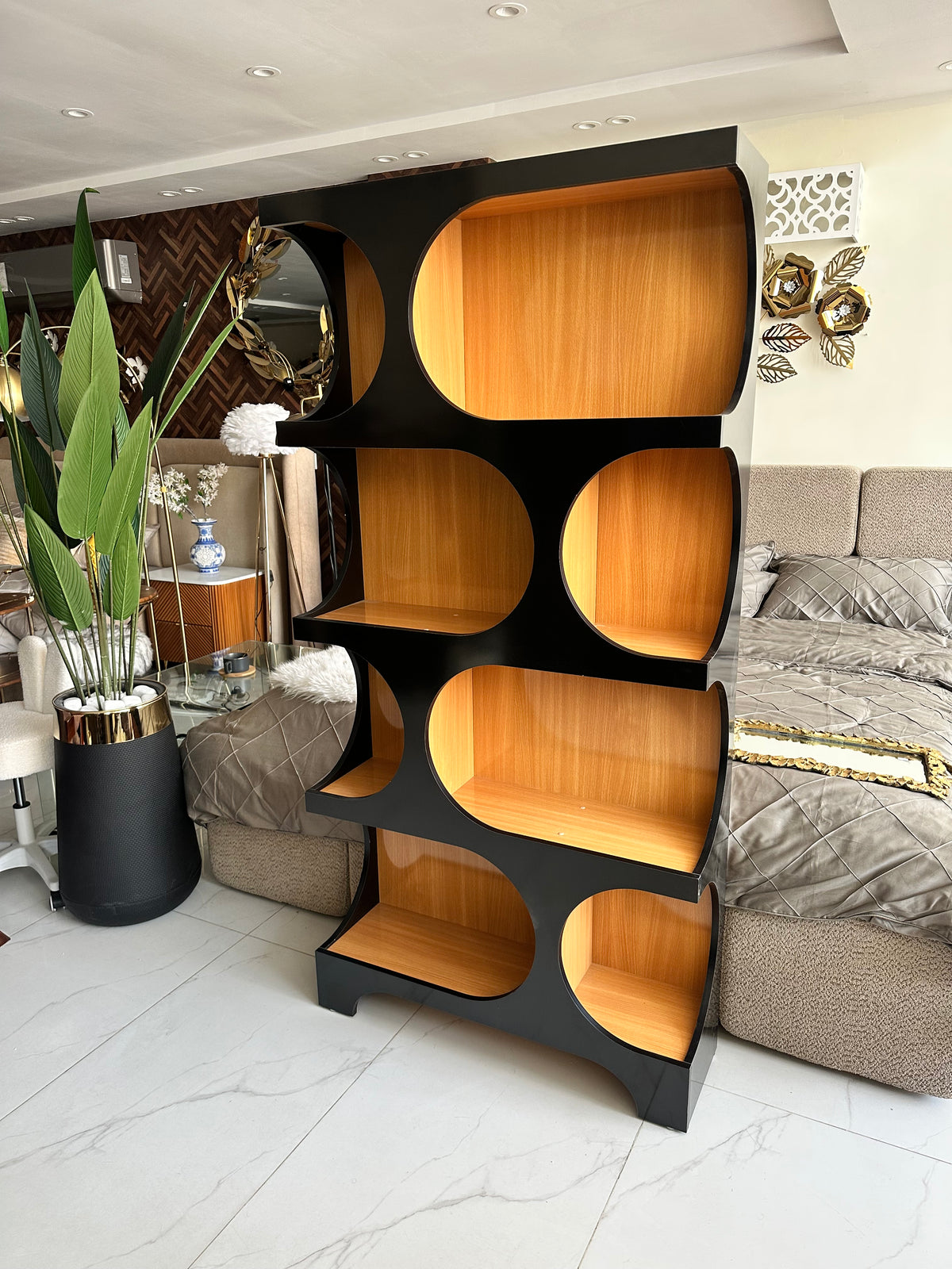 Vogue Curve Shelf