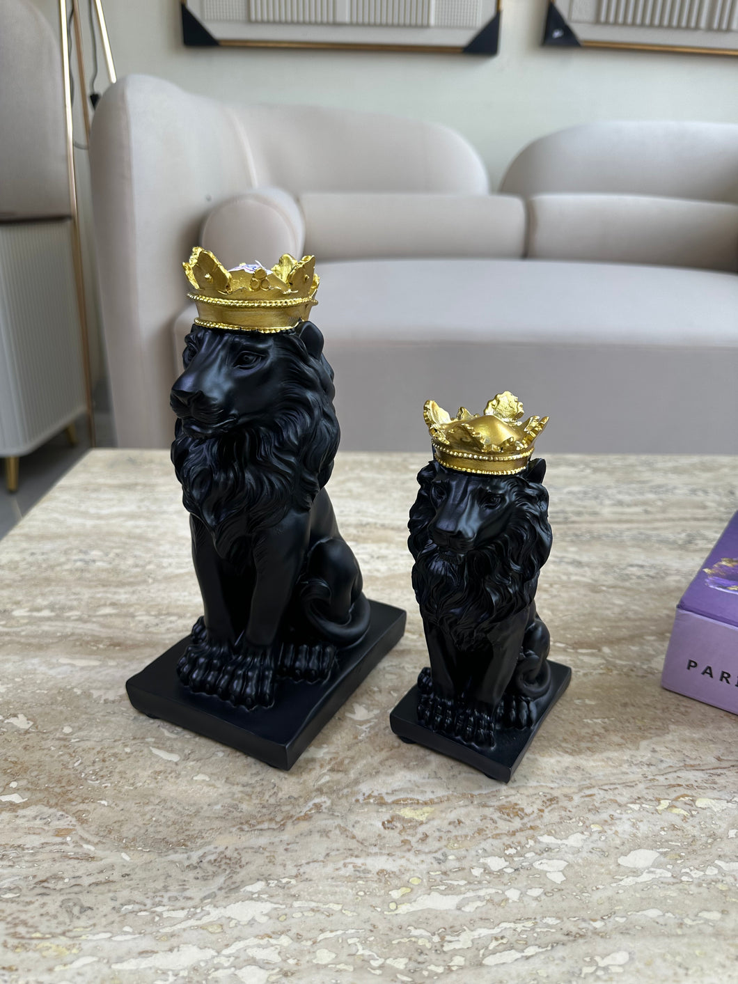 Regal Lion Sculpture Black