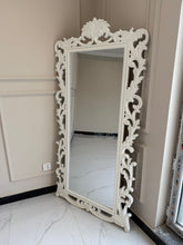 Royale Mirror 03