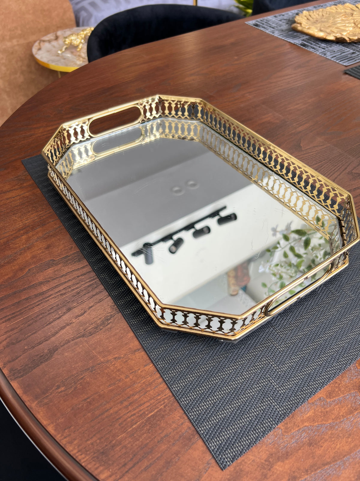 Metallic tray 005