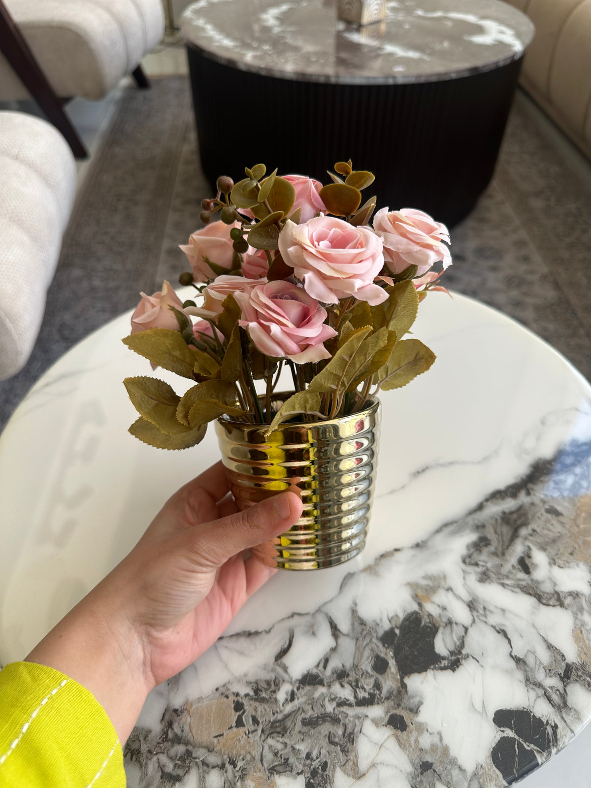 Ceramic Gold planter 04