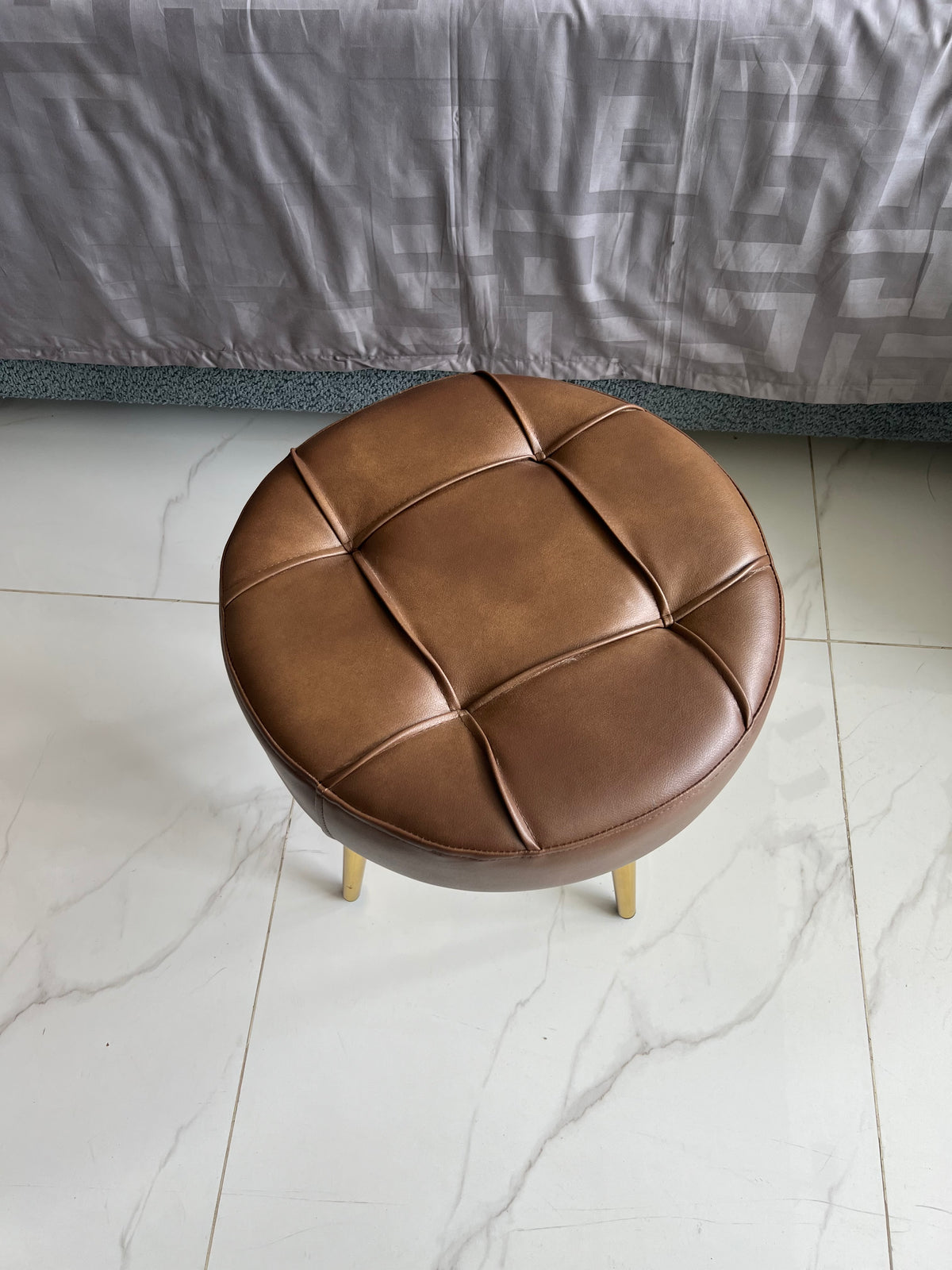Leather Stool 01