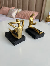 Bookend 001