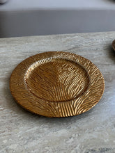Textured Round Gold Tray 004